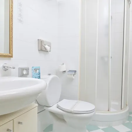 Ξενοδοχείο Continental Οπατία