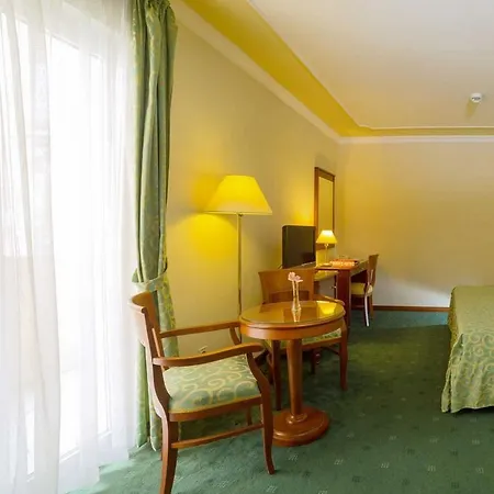 Continental Ξενοδοχείο 3*