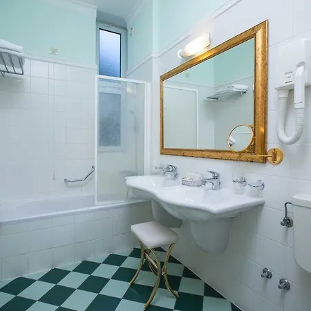 Continental Отель Опатия
