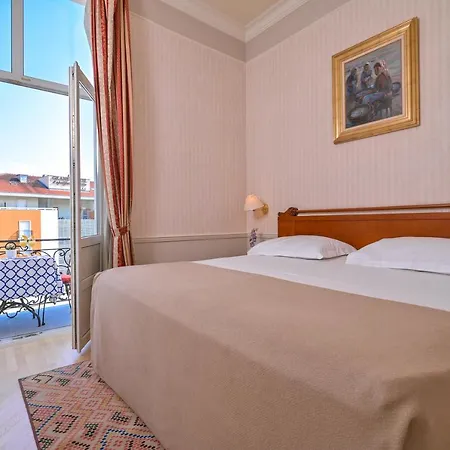 Continental Hotel 3*