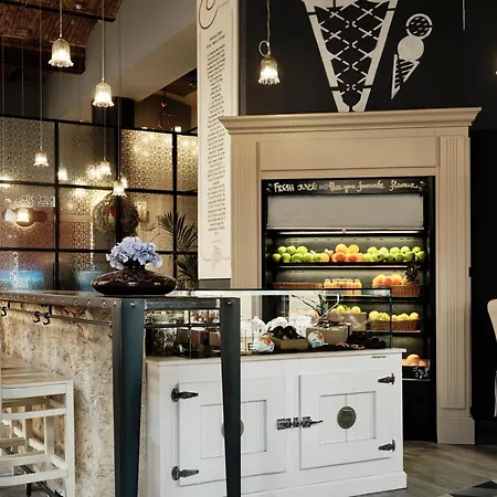 Ξενοδοχείο Continental 3*