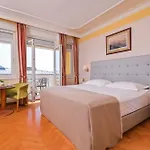 Continental Hotel 3*
